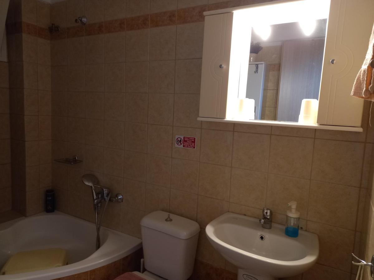 Peramos Apartments Néa Péramos Kültér fotó
