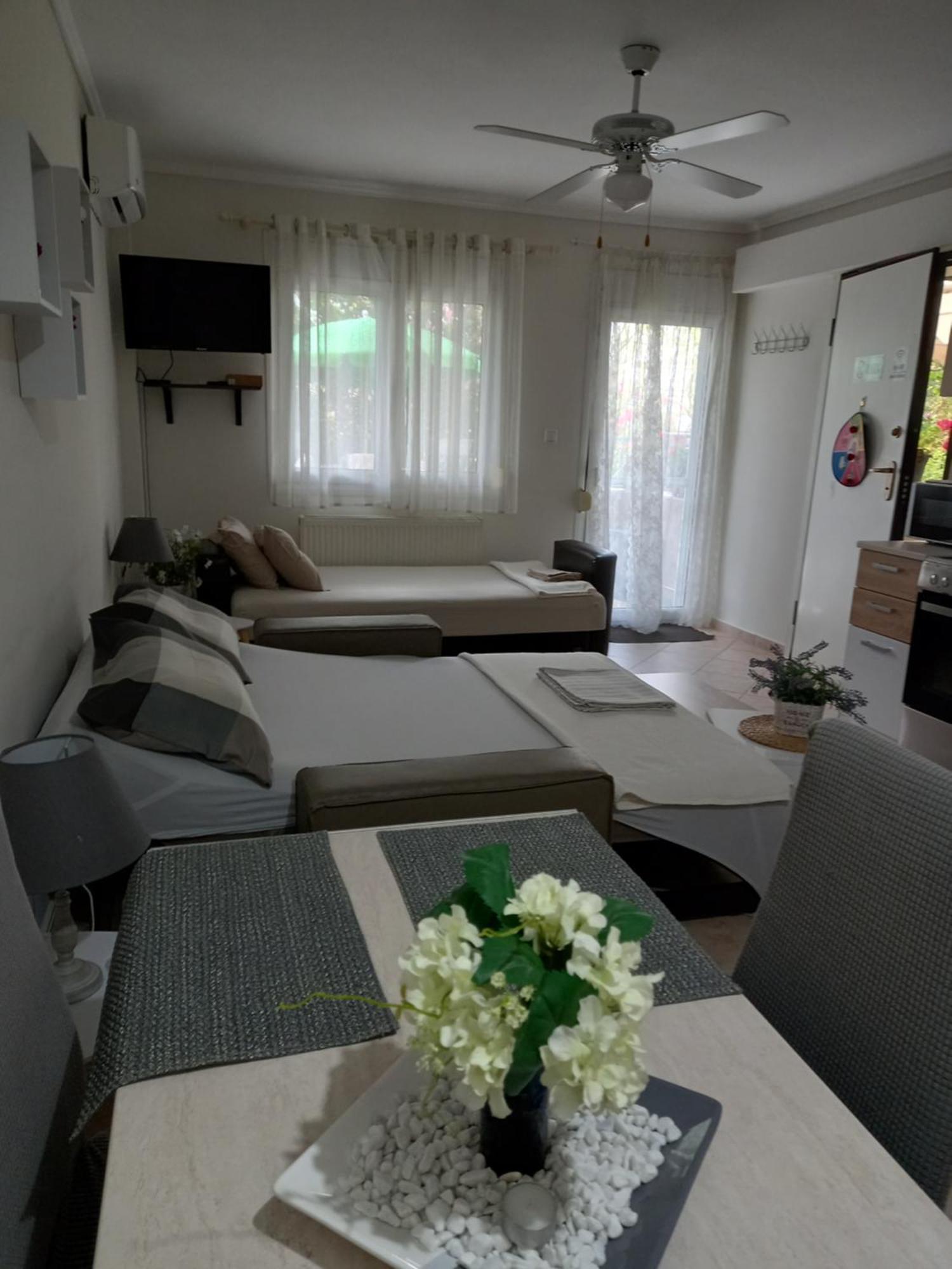 Peramos Apartments Néa Péramos Kültér fotó